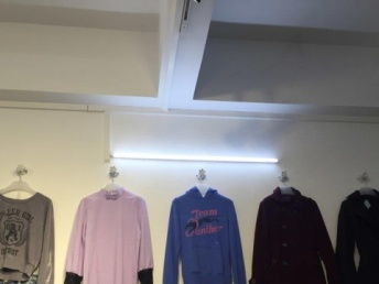 图 服装店转行,大量全新女装出清 广州二手服装鞋帽箱包